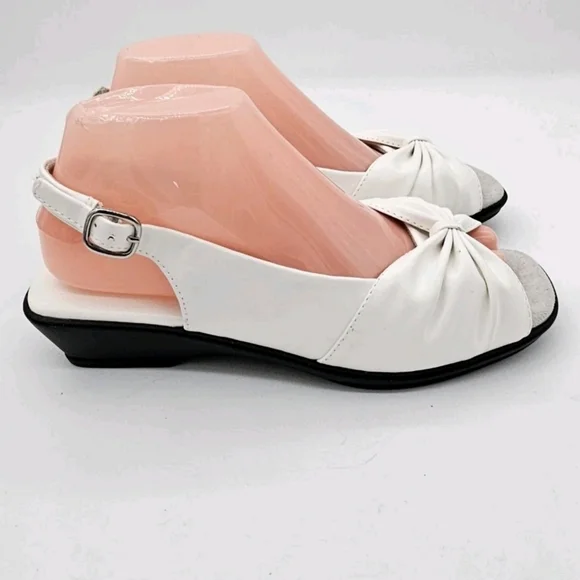 Easy Street Womens Fantasia Sandal Gathered Slip On Elastic Slingback White 7.5M - Picture 8 of 14